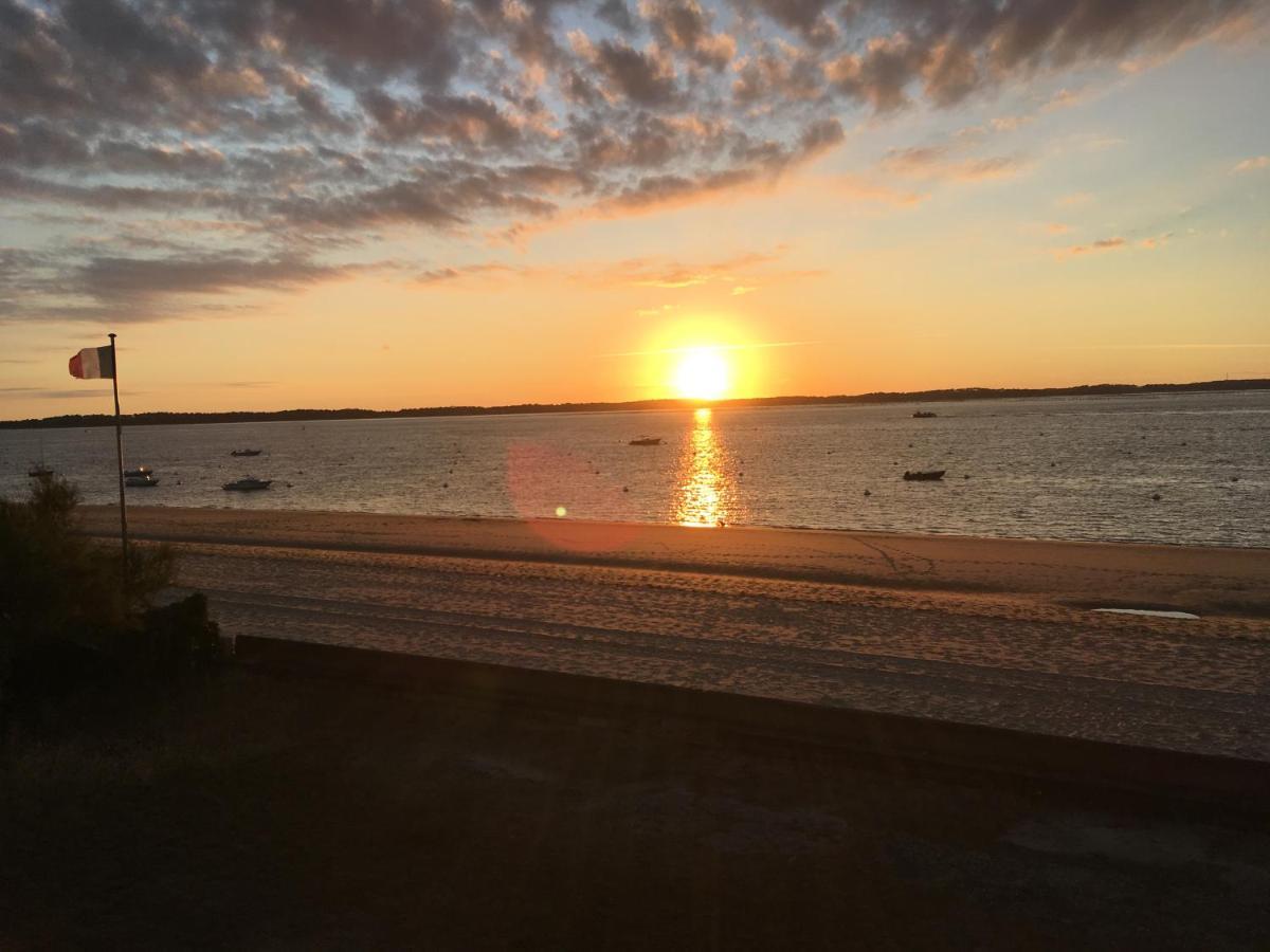 Perreire Premiere Ligne Les Pieds Dans L Eau Vue Magnifique Sur Le Bassin Apartment *