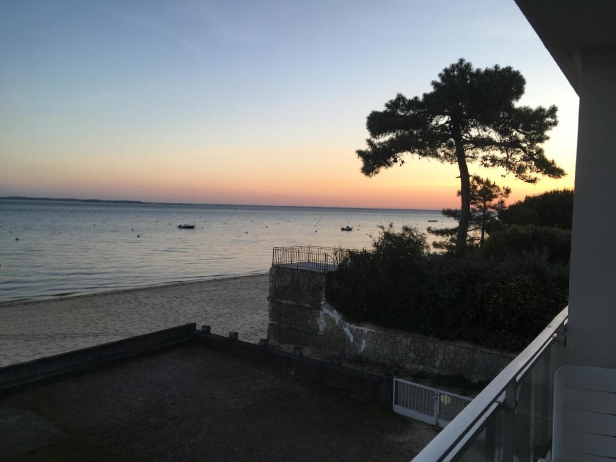 Perreire Premiere Ligne Les Pieds Dans L Eau Vue Magnifique Sur Le Bassin Apartment Arcachon