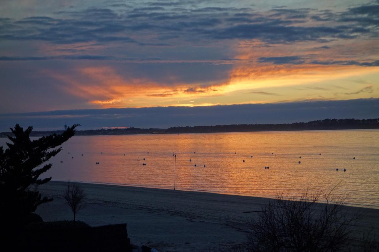 Perreire Premiere Ligne Les Pieds Dans L Eau Vue Magnifique Sur Le Bassin Apartment Arcachon