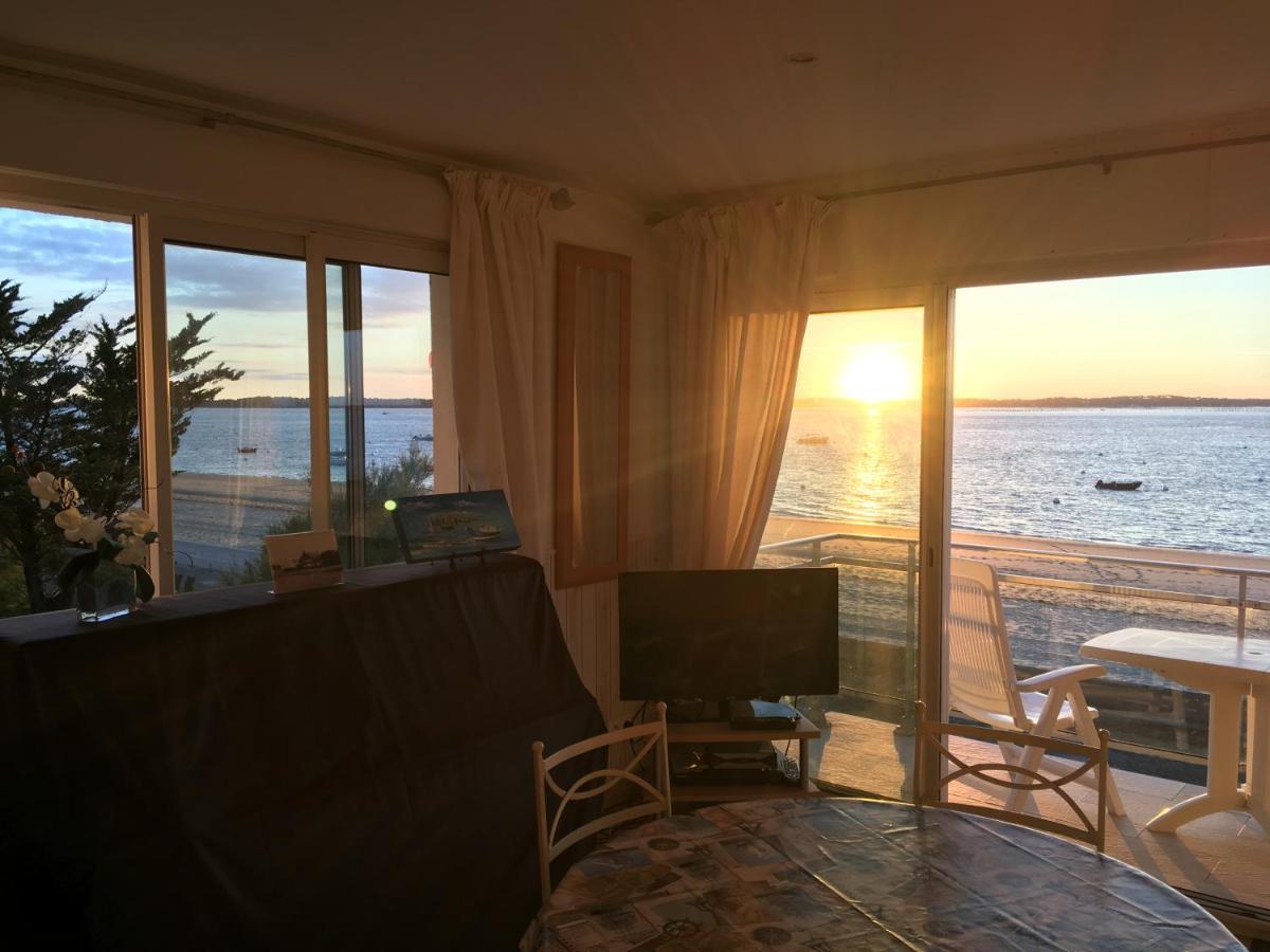Perreire Premiere Ligne Les Pieds Dans L Eau Vue Magnifique Sur Le Bassin Apartment Arcachon