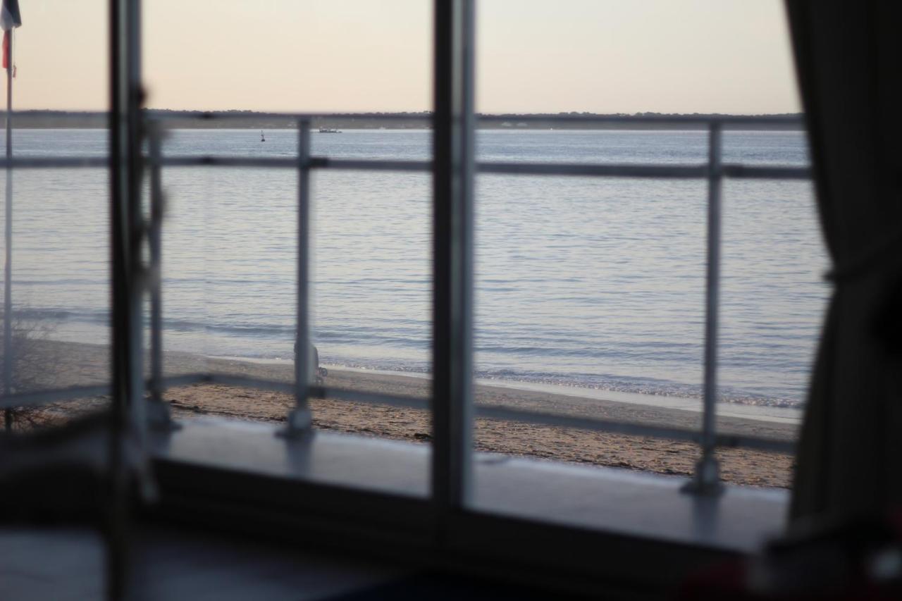 Perreire Premiere Ligne Les Pieds Dans L Eau Vue Magnifique Sur Le Bassin Apartment Arcachon